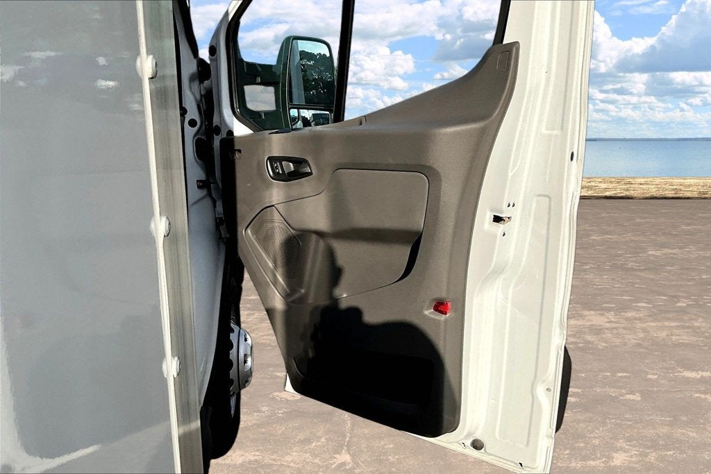 2025 Ford Transit Cutaway Base