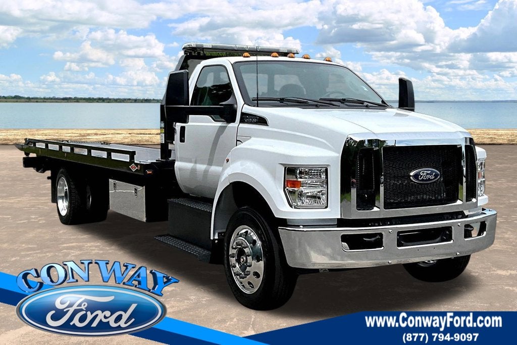 2027 Ford F-650SD Base