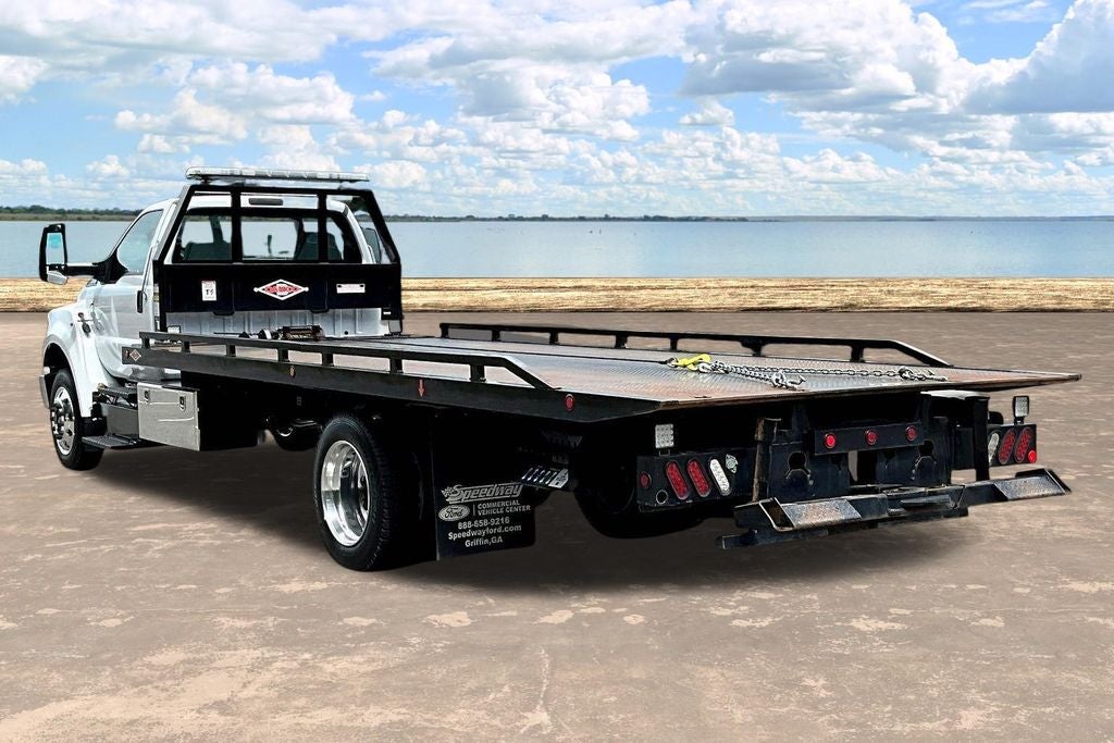 2027 Ford F-650SD Base