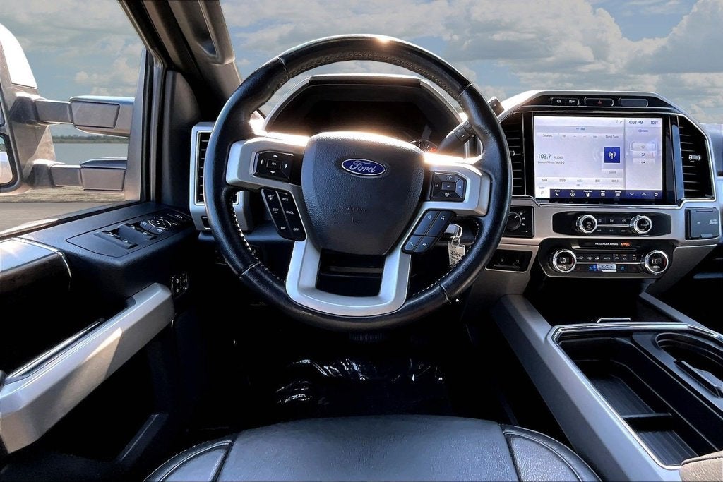 2022 Ford Super Duty F-250 SRW LARIAT