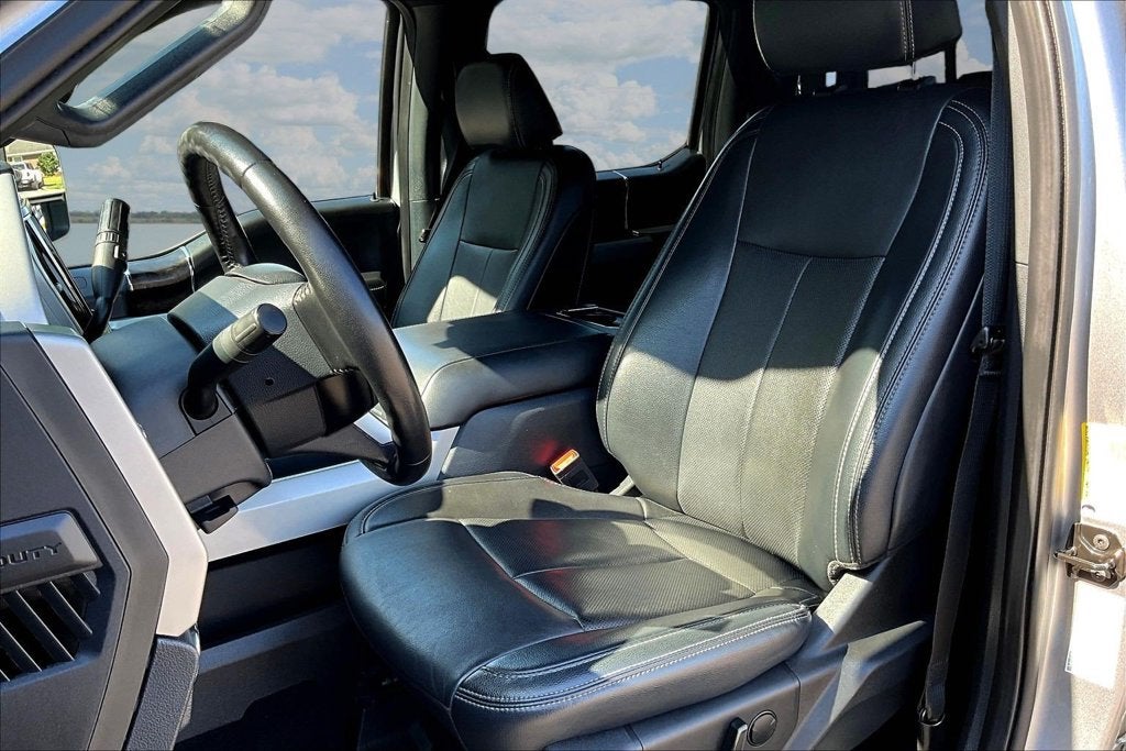 2022 Ford Super Duty F-250 SRW LARIAT