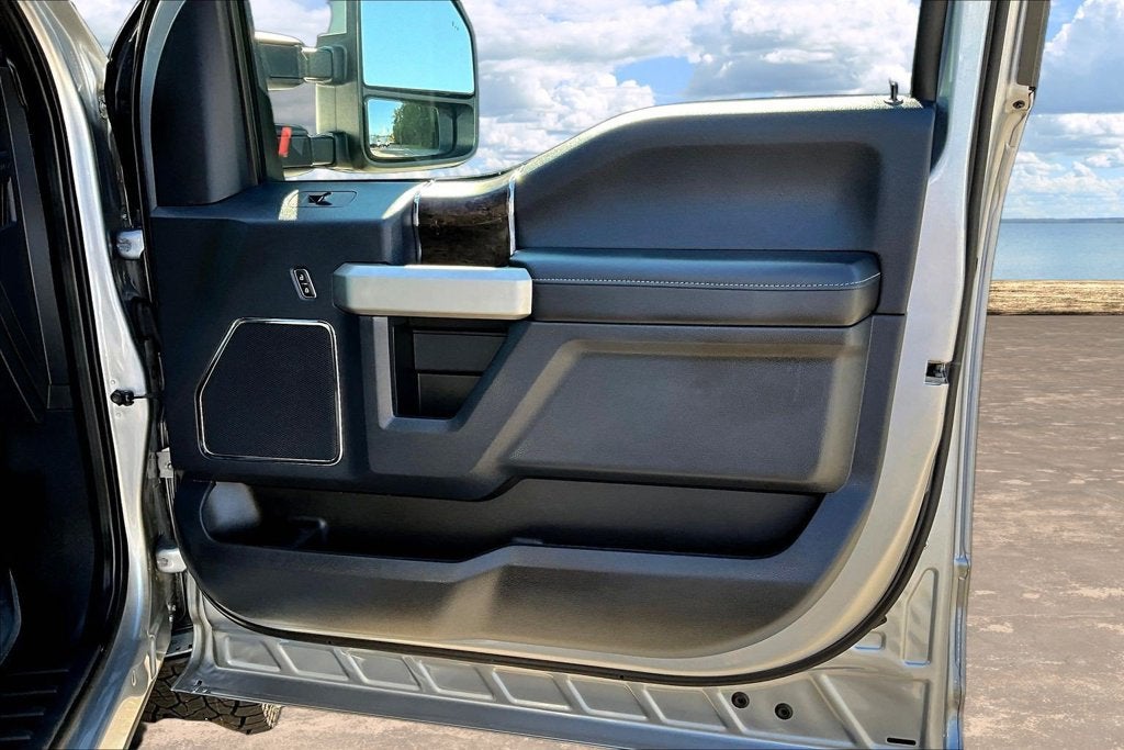2022 Ford Super Duty F-250 SRW LARIAT