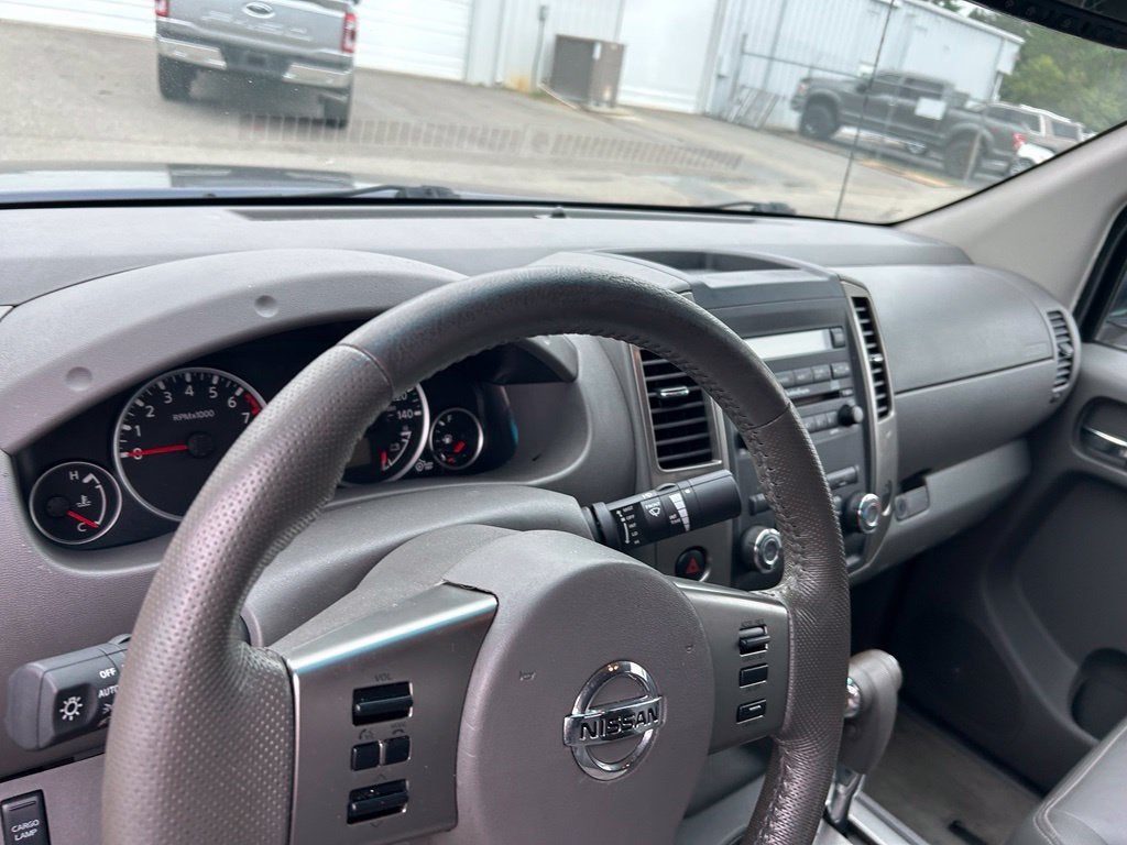 2010 Nissan Frontier LE