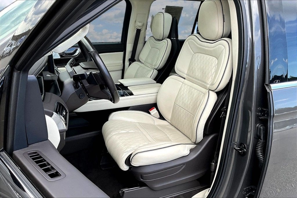 2023 Lincoln Navigator Black Label