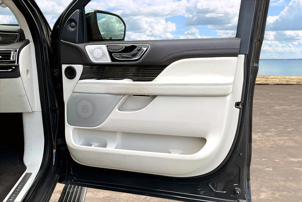 2023 Lincoln Navigator Black Label
