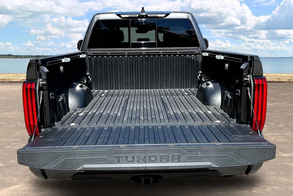 2023 Toyota Tundra 4WD SR5