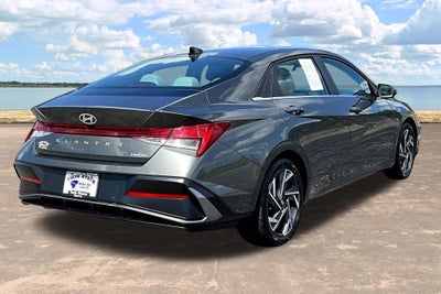 2025 Hyundai Elantra Limited