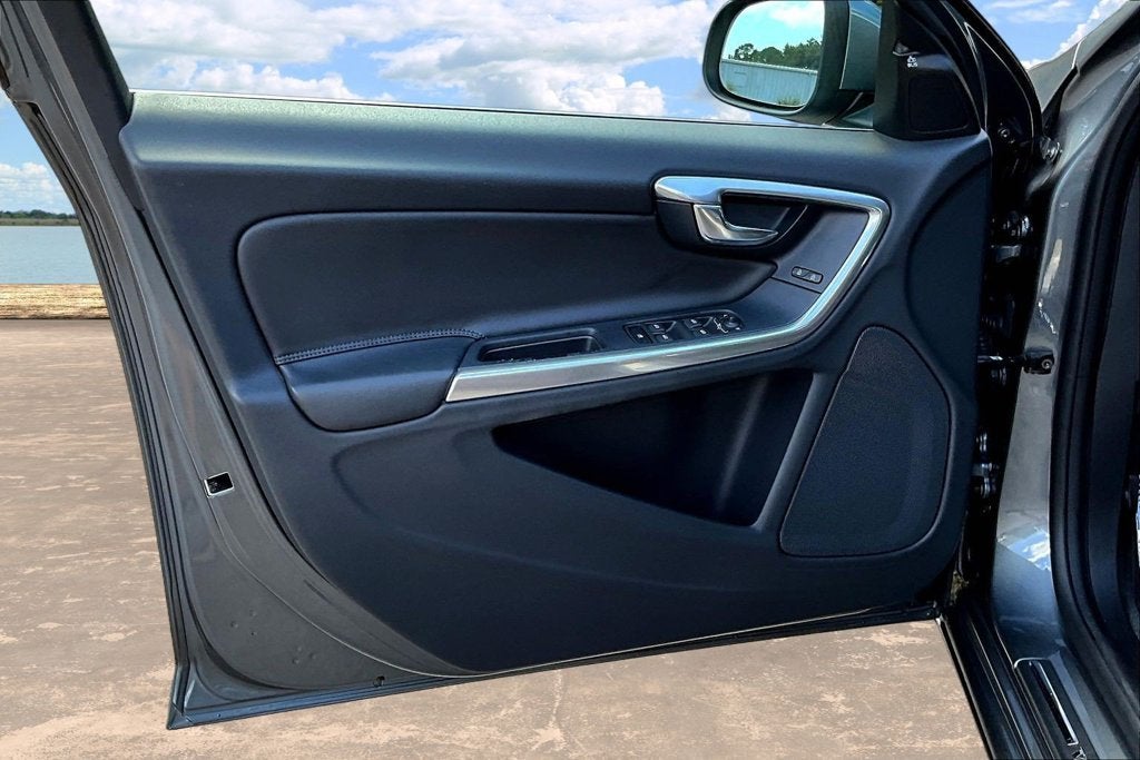 2017 Volvo V60 Premier
