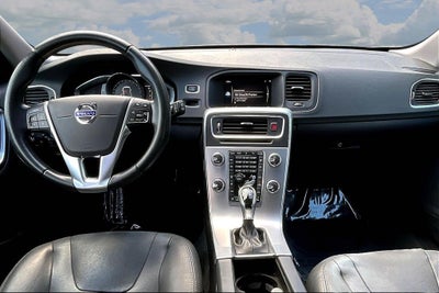 2017 Volvo V60 Premier
