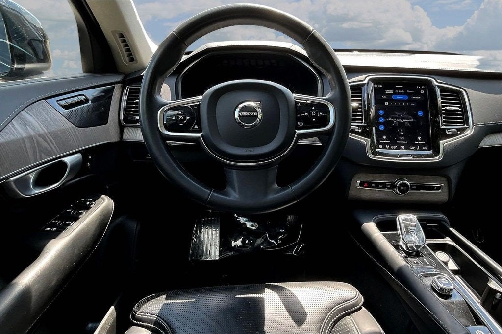 2024 Volvo XC90 Ultimate Bright Theme