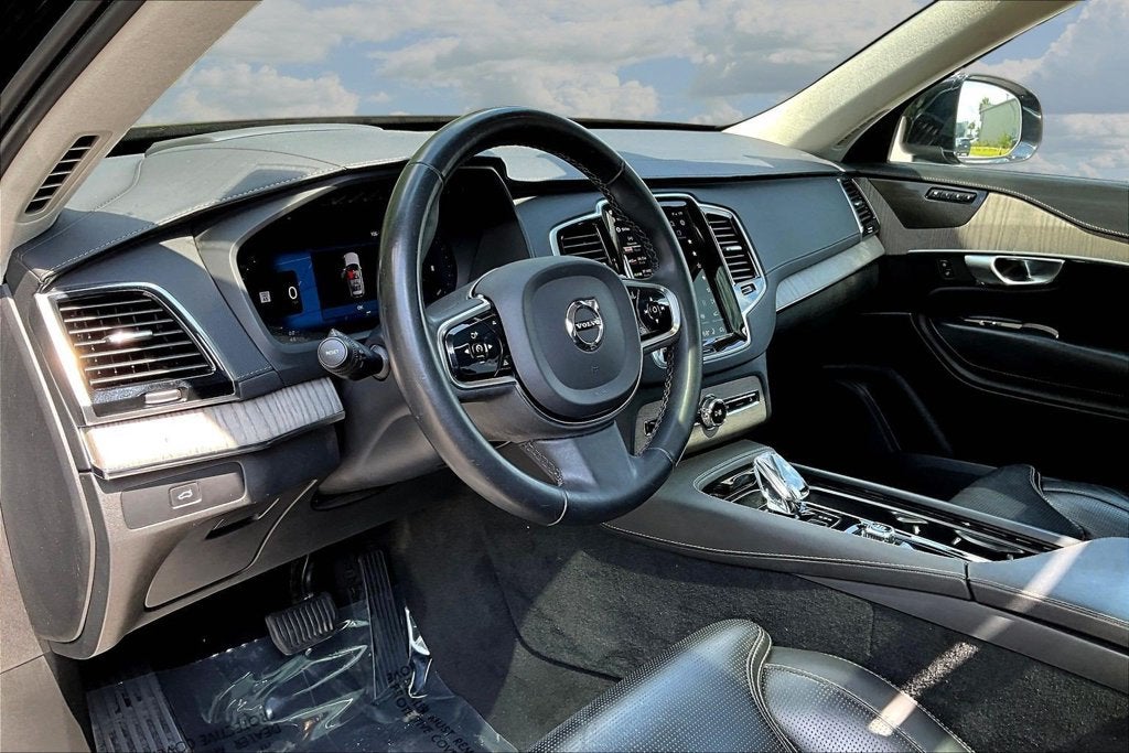 2024 Volvo XC90 Ultimate Bright Theme