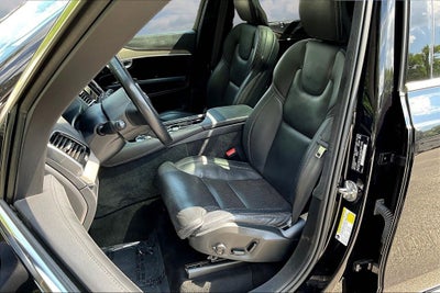 2024 Volvo XC90 Ultimate Bright Theme