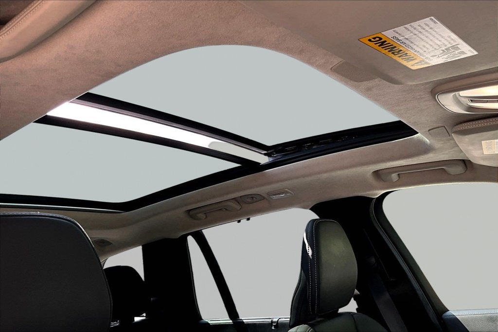 2024 Volvo XC90 Ultimate Bright Theme